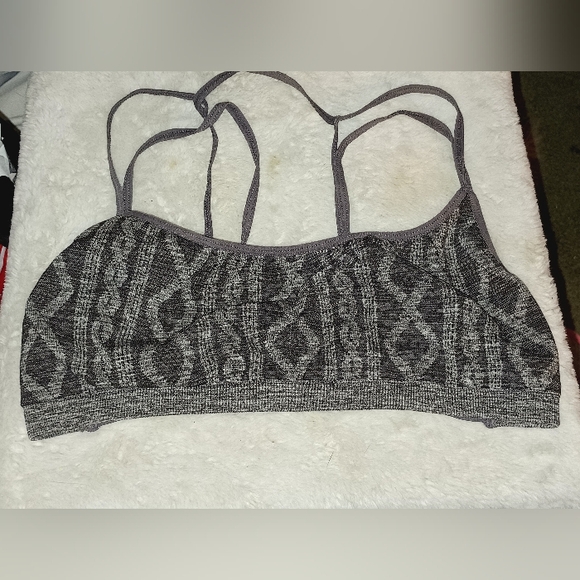 Victoria Secret Geometric Bra Size Large - Picture 1 of 5